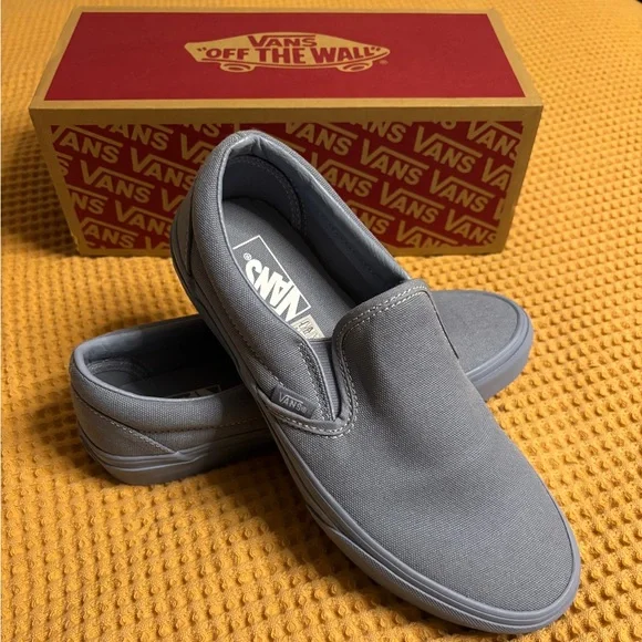 New in Box Vans Classic Slip-On | Pastel Mono Dusty Blue | US Women 8.5 / Men 7 - Picture 1 of 16